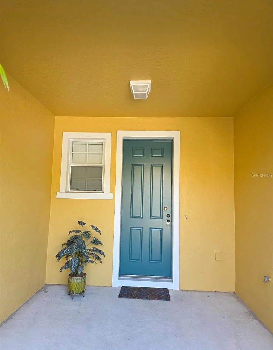 3 bed, 2.5 bath, 1798 sqft, $2,300 — Photo 4