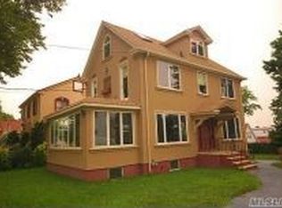 910 157th St, Beechhurst, NY 11357