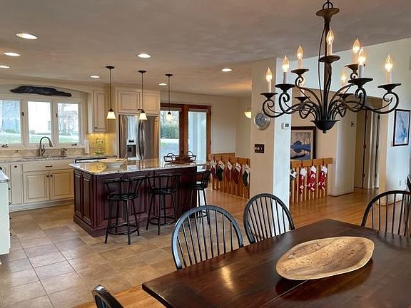 5th image of 60 Bay Breeze Ln