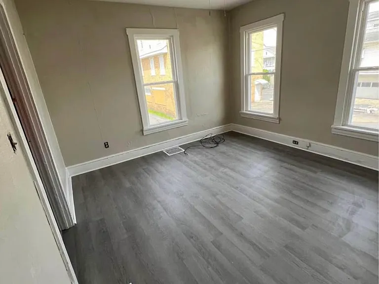 20 Cambria Aly — Photo 3