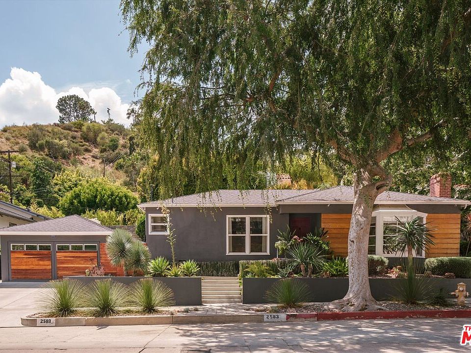 1st image of 2583 Canyon Dr