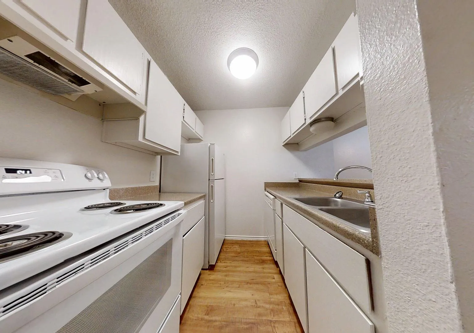 Stadium View Apartments — Photo 4