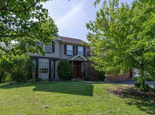 548 Lakeview Dr, Oswego, IL 60543