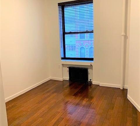 5th image of 226 E 53rd St #3B2