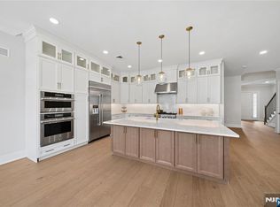 23 Muirfield Ct, Westwood, NJ 07675