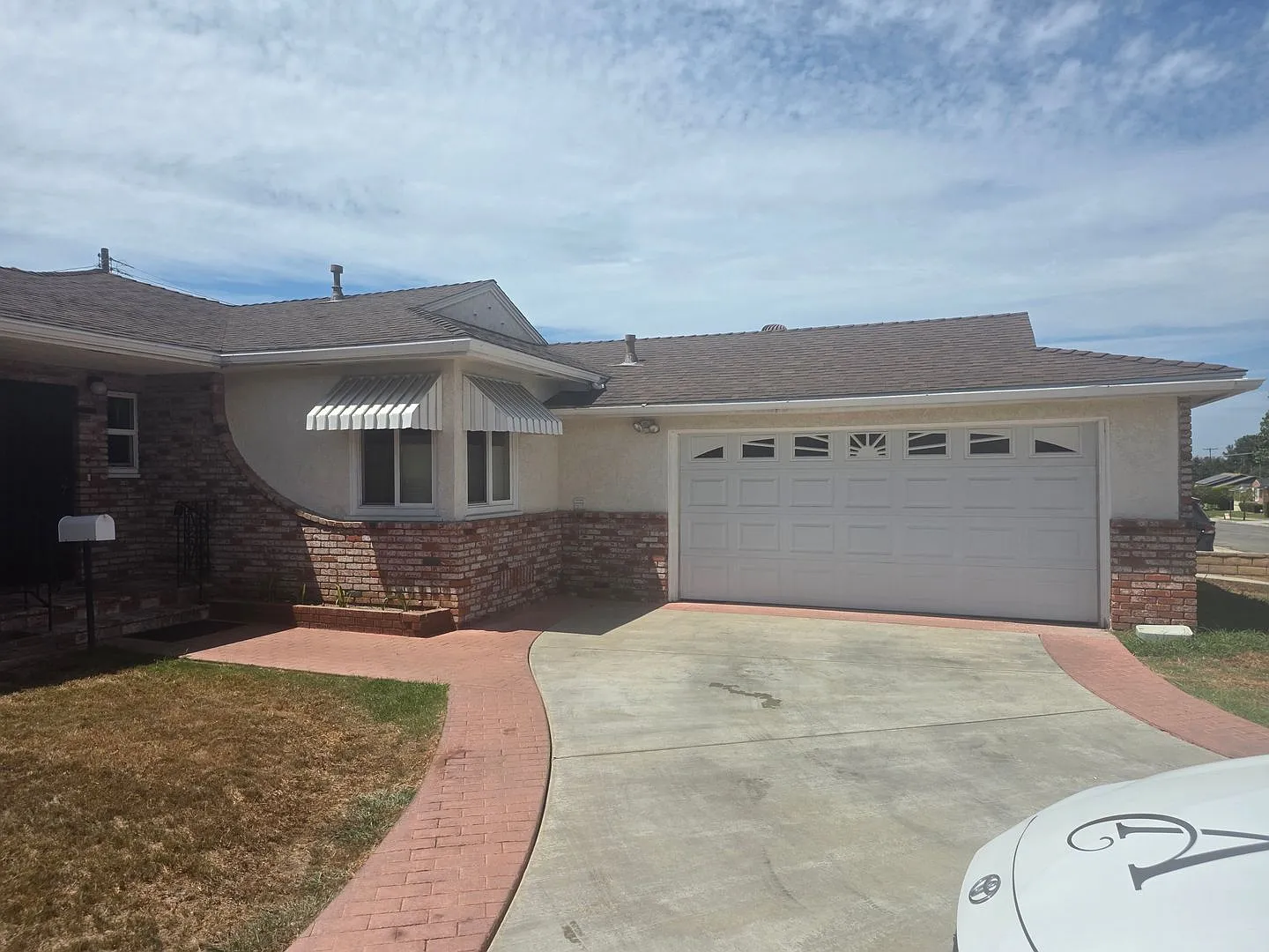 Spacious Allied Gardens Home with Expansive Living Space — Photo 2