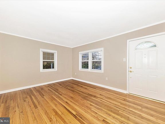 4th image of 4410 Fernhill Rd