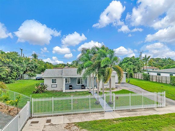 3rd image of 15400 SW 297th Ter