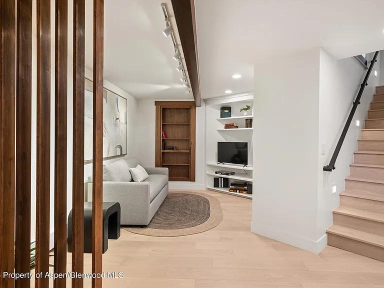 75 Bennett Ct — Photo 45