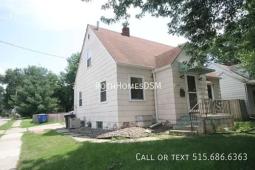 4201 SW 9th St Photo 1
