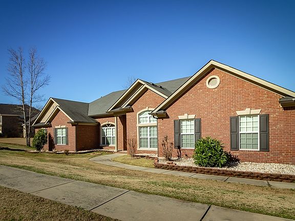 3rd image of 1002 Spotswood Cir