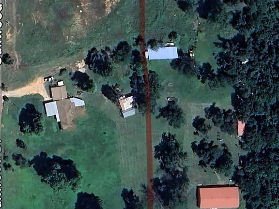 3rd image of 3020 Oakwood Dr