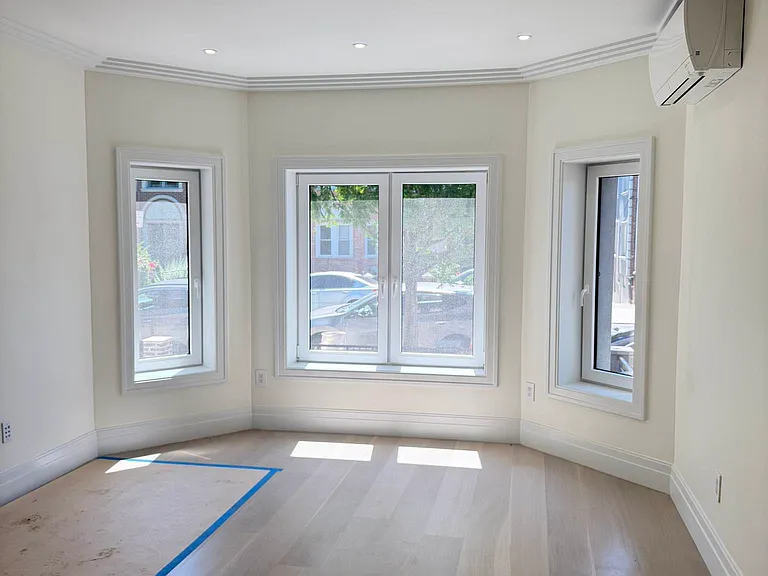 22-60 37th St #1 — Photo 3