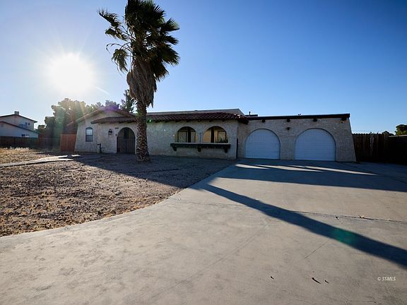 3rd image of 508 W Dolphin Ave