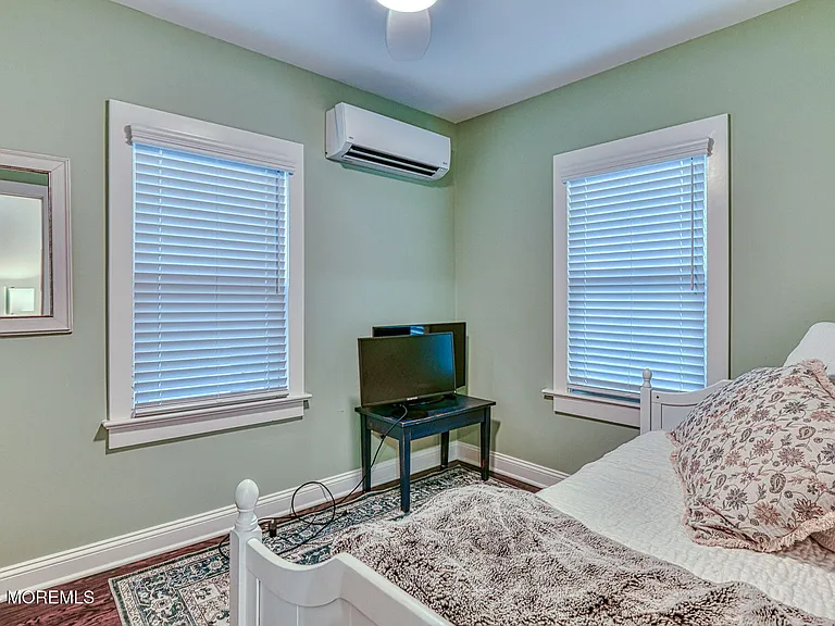 77 Asbury Ave — Photo 28