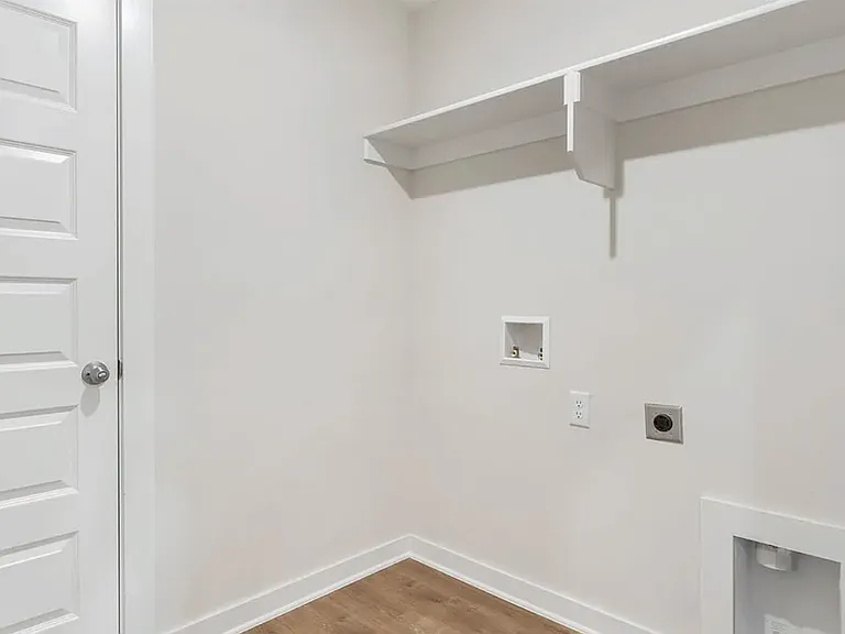 4565 W Triangle St — Photo 26