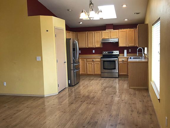 4th image of 4013 152nd Pl SE