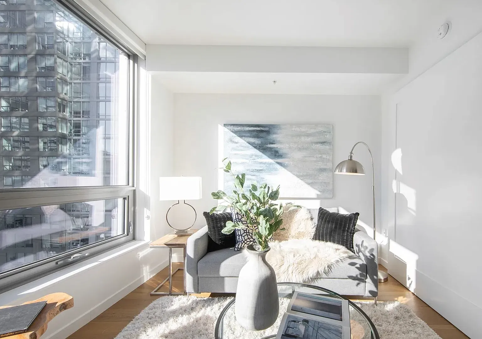 Sophisticated Studio in the Heart of Downtown Seattle — Photo 4