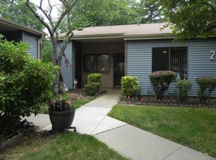 215 Medford Ct UNIT D, Manalapan, NJ 07726