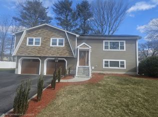 33 Hemlock Ter, Randolph, MA 02368