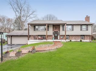 27 Russo Dr, Guilford, CT 06437