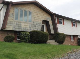 206 Leach Hill Rd, South Abington Township, PA 18411