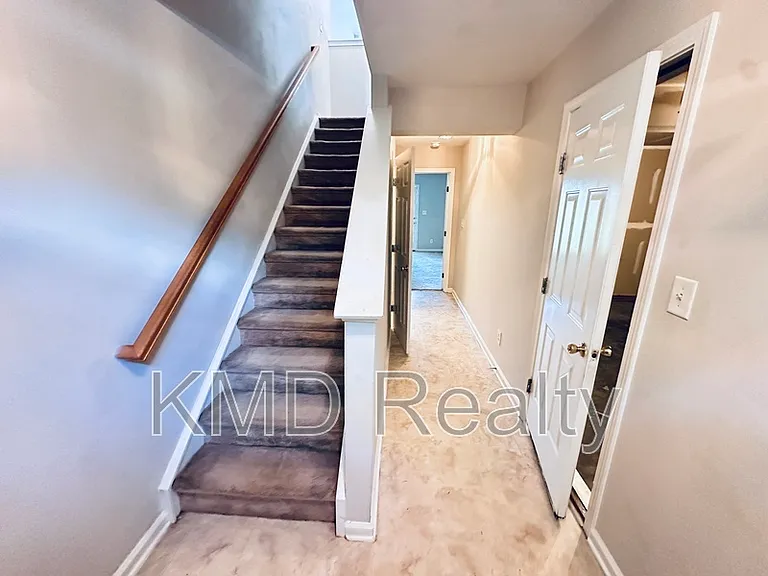 940 Tiger Ln — Photo 18
