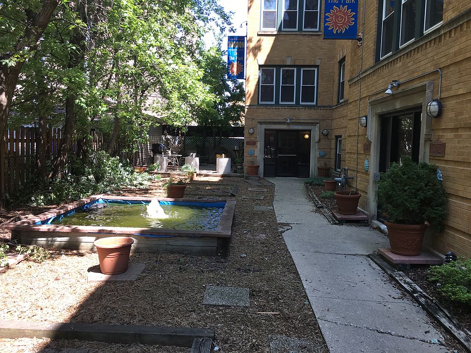 Fantastic tree lined yard with fountain, flowers, for your BBQ / cocktail, gatherings