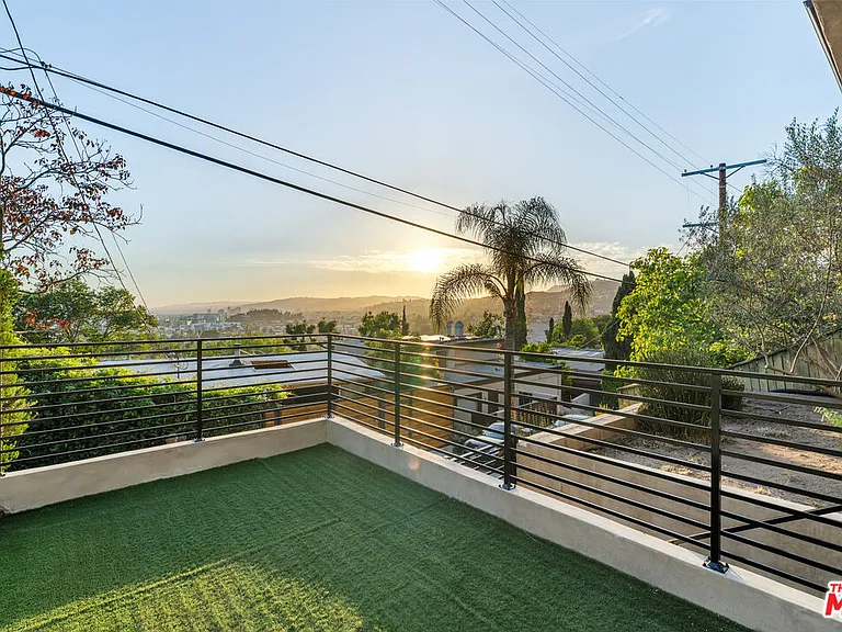 3921 Clayton Ave — Photo 39