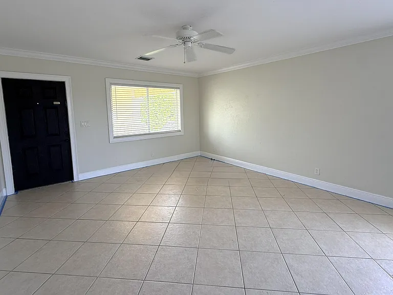 735 Hummingbird Way #201 — Photo 3