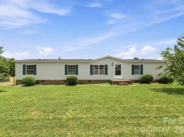 2299 Dellinger Dr, Newton, NC 28658