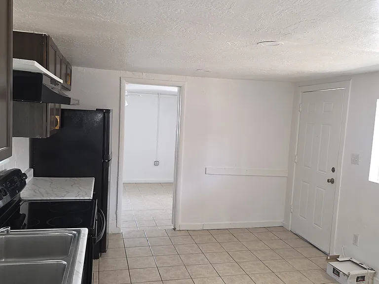 3818 W Portland St — Photo 11