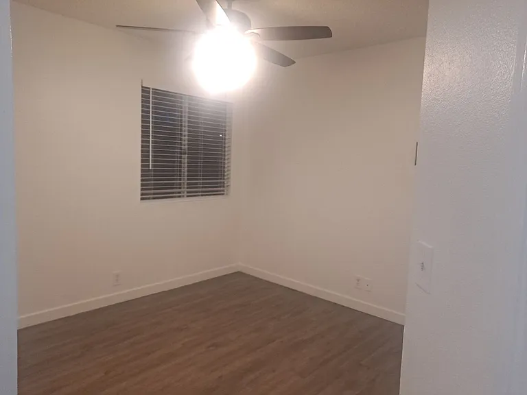 Sunshine Apartments — Photo 4