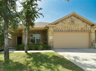 1112 Edgewater Dr, Azle, TX 76020