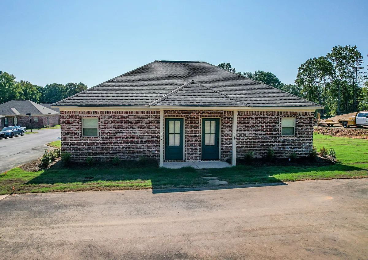 Building Photo - 103 Quiet Pine Cir