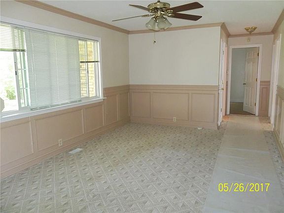 2nd image of 3006 Elmhurst Dr