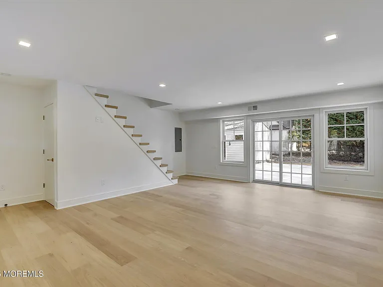 243 Woodcrest Rd — Photo 13