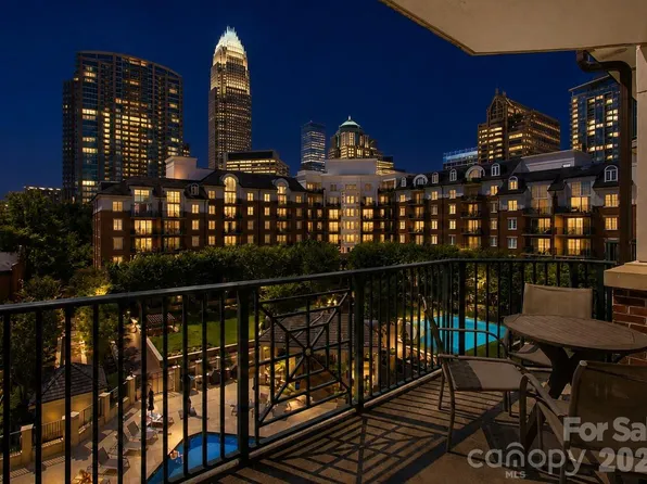 300 W 5th St APT 546, Charlotte, NC 28202