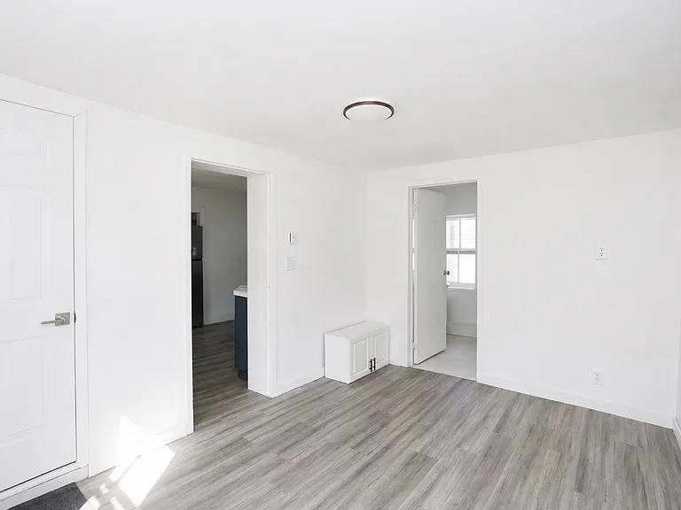 6 Duke St — Photo 1