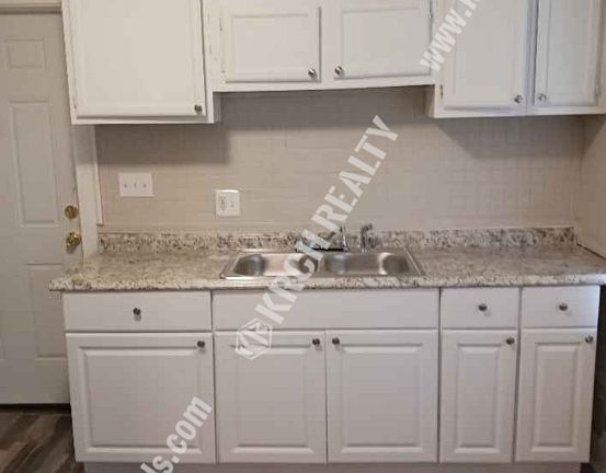 4th image of 11211 Clarebird Ave #1
