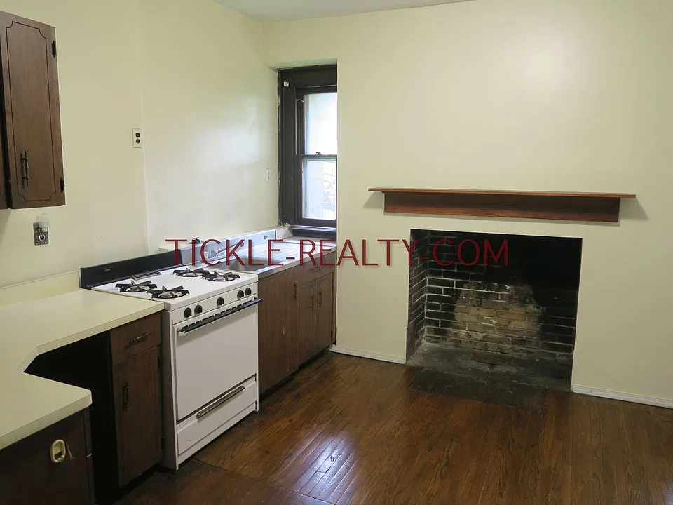 410 Oxford St