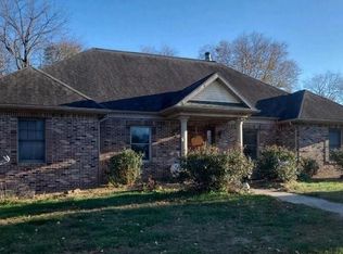 514 N Deer Creek Dr, Vincennes, IN 47591