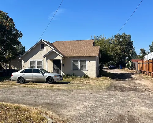 1017 Pioneer Ave Photo 1