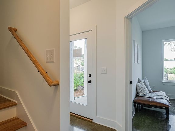 4th image of 227 Sterling Point Cir