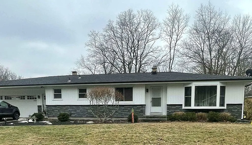 1546 Jerome St photo 1