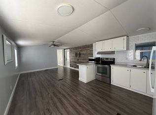 Carefree Village Community, Tampa, FL 33615