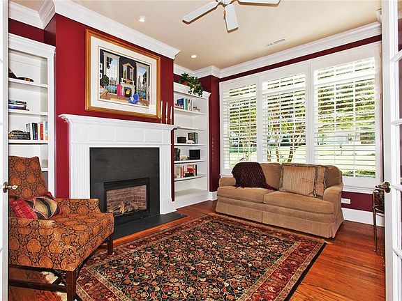 5th image of 108 N Turnberry