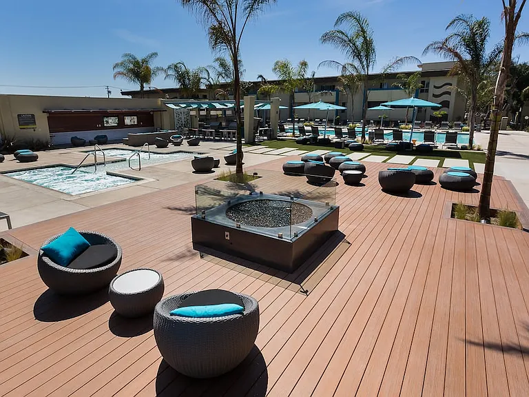 Outdoor lounge seating with firepit