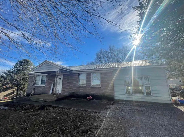 440 Carter Dr, Tuscumbia, AL 35674