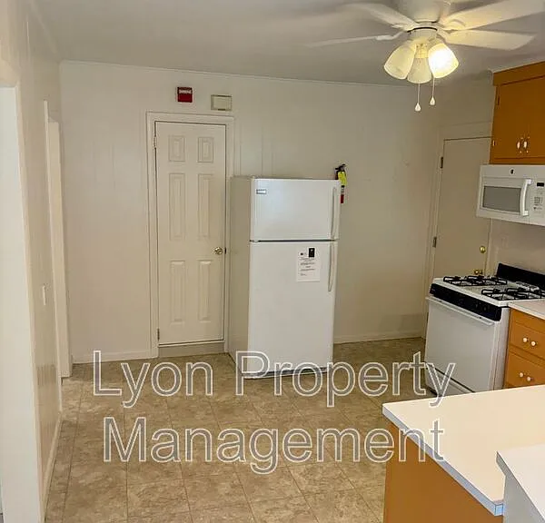 98 Anthony Ave #3R — Photo 5